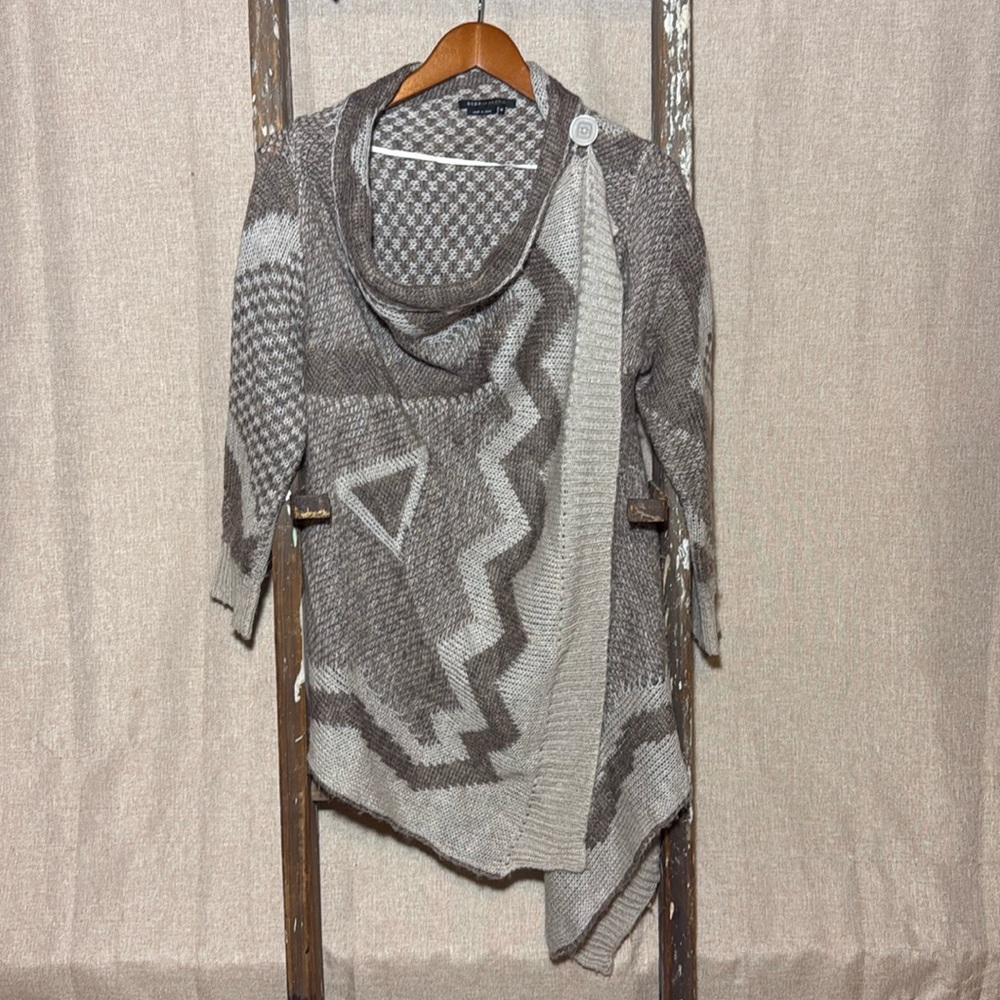 BCBGMAXAZRIA sweater cardigan wrap western Navajo Aztec